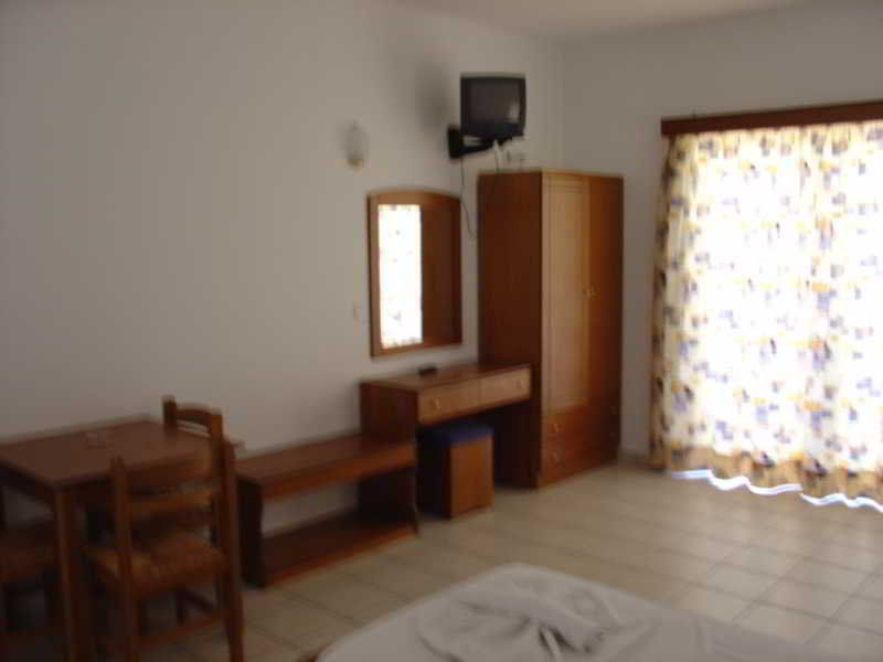Agia Marina Dias Hotel Apartments المظهر الخارجي الصورة