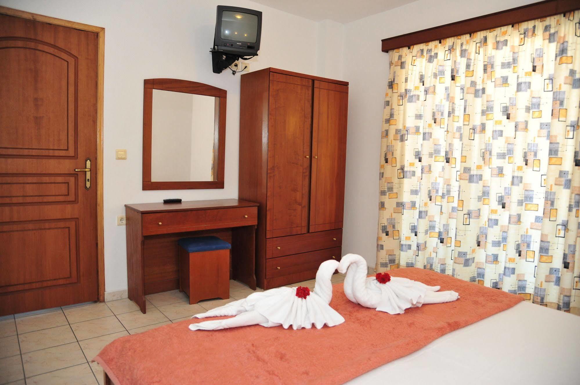 Agia Marina Dias Hotel Apartments المظهر الخارجي الصورة