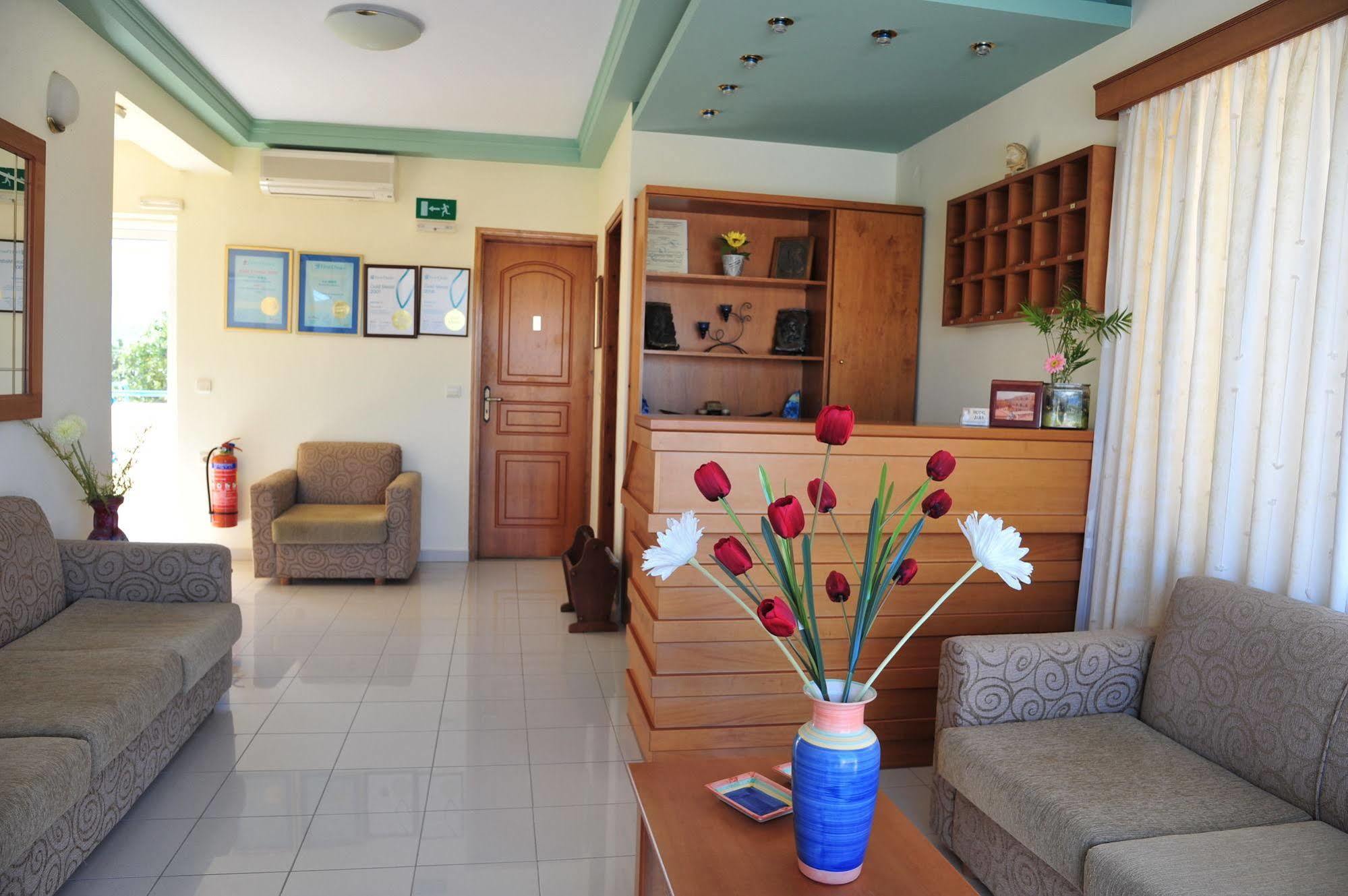 Agia Marina Dias Hotel Apartments المظهر الخارجي الصورة